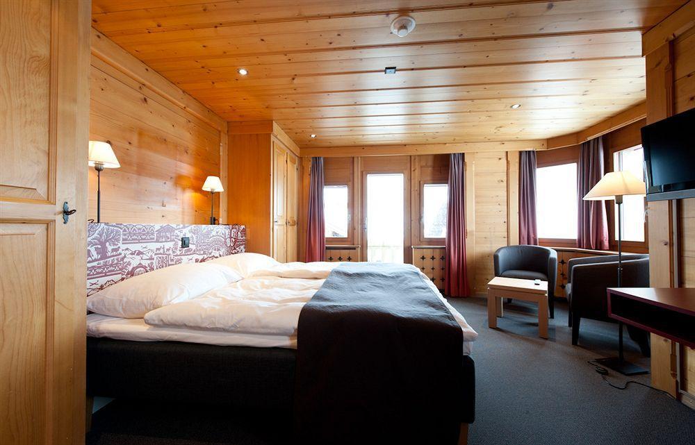 Hotel Landhaus Saanen Oda fotoğraf